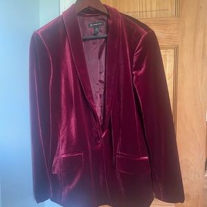 International concepts, size large port, velvet look blazer